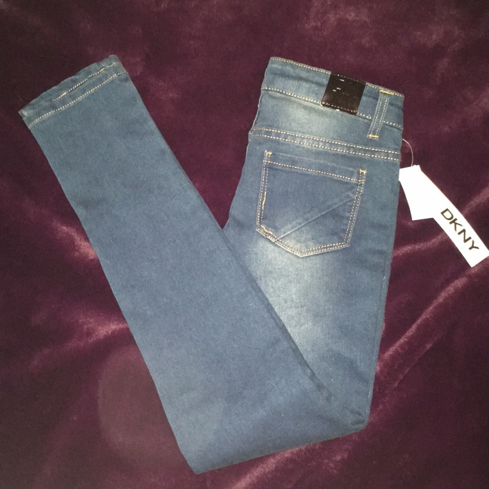 NWT DKNY skinny jeans